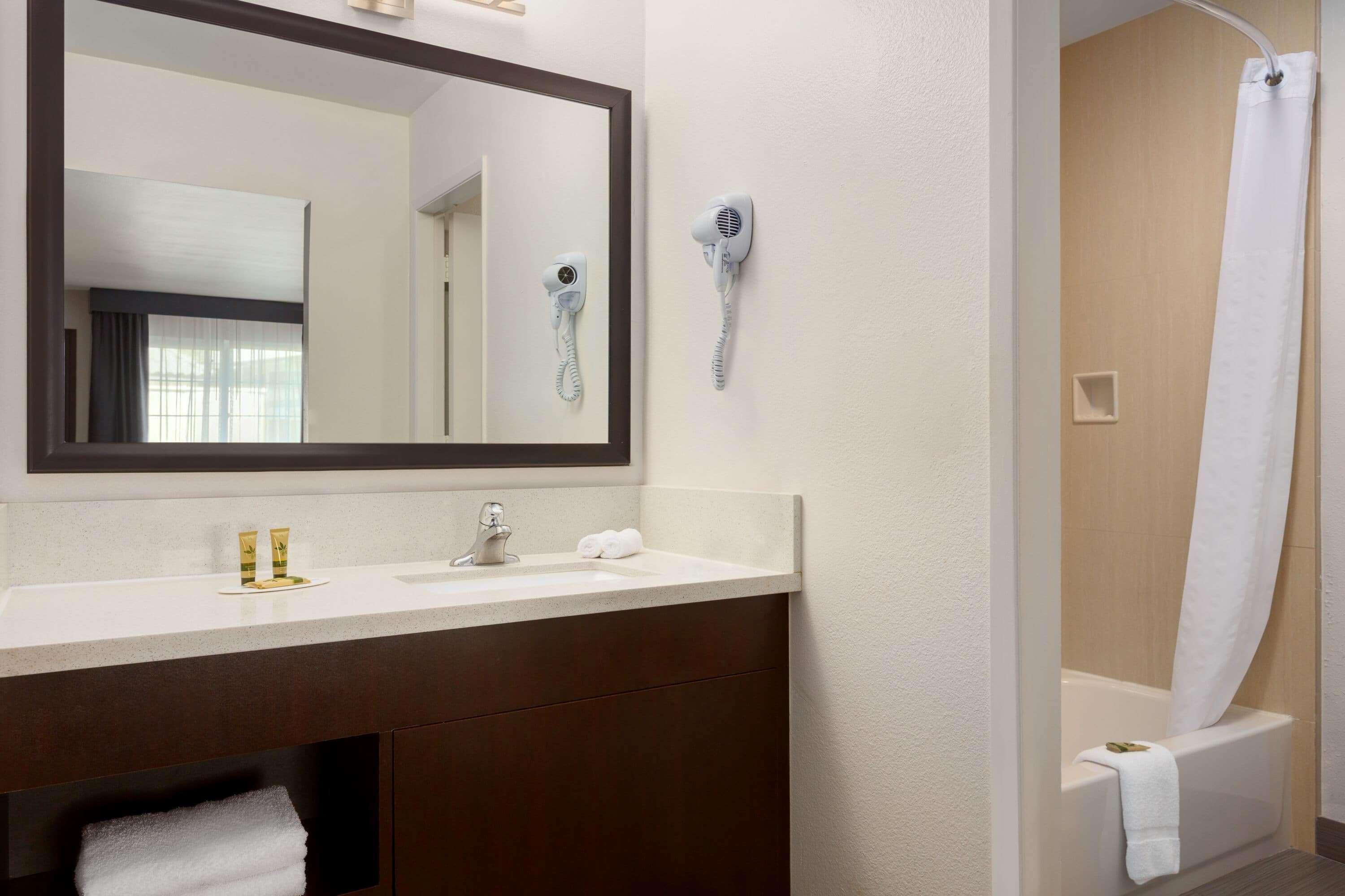 Days Inn & Suites By Wyndham Anaheim At Disneyland Park Exterior foto
